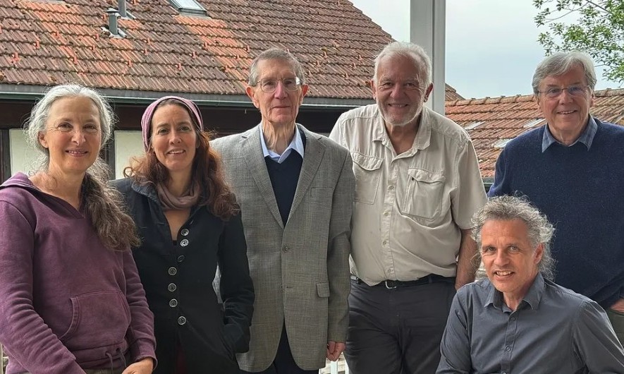 Seit Mai 2013 stellen die drei Gemeinden mit der Einsetzung der Energiekommission Surbtal die nötigen personellen und finanziellen Ressourcen für die Umsetzung einer gemeinsamen Energiepolitik sicher. Bei der Re-Zertifizierung anwesende Mitglieder.